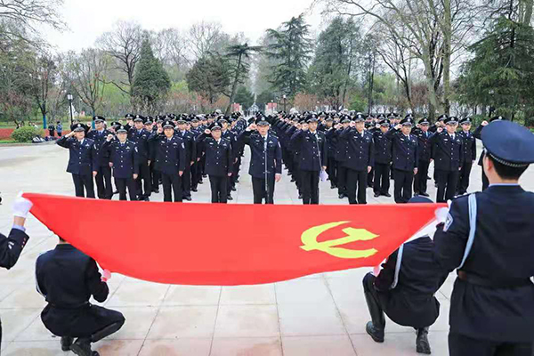 盐城公安：继承先烈遗志  守护人民平安(2).jpg